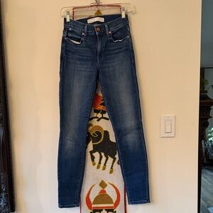 Gorgeous “AYR” Women’s Jeans